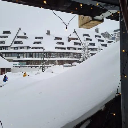 Brvenik 103, Konaci, アパート *