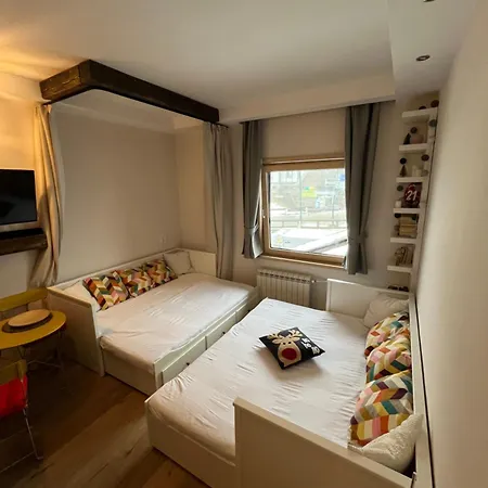 Brvenik 103, Konaci, アパート