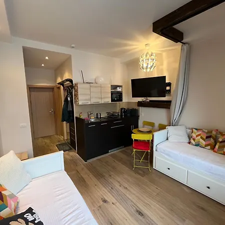 Brvenik 103, Konaci, * コパオニク