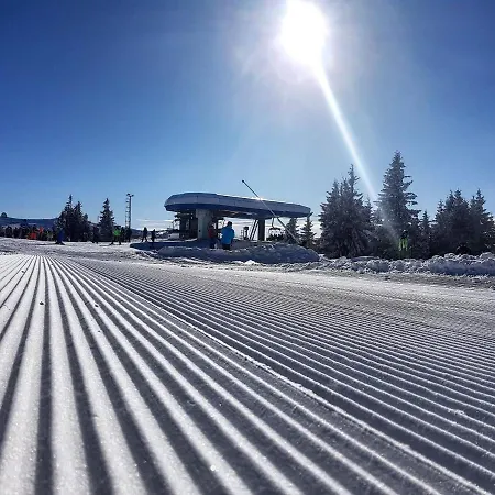 Brvenik 103, Konaci, アパート *